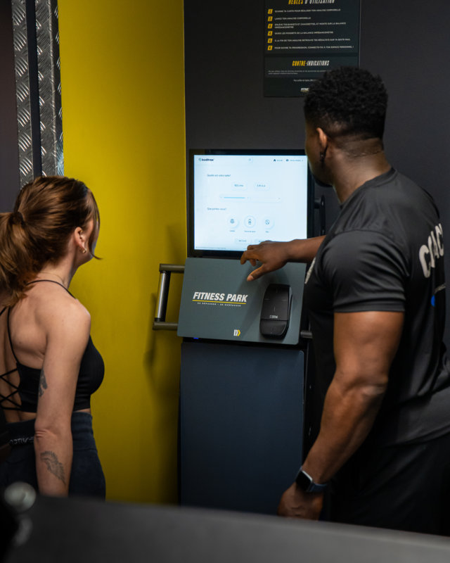 Séance de coaching en salle avec Marius Aholou au Fitness Park La Pommeraie 5