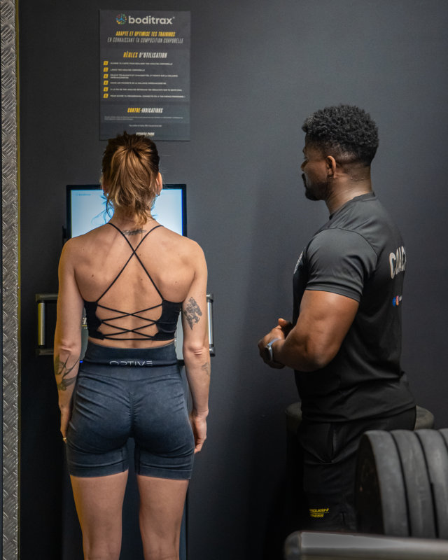 Séance de coaching en salle avec Marius Aholou au Fitness Park La Pommeraie 6